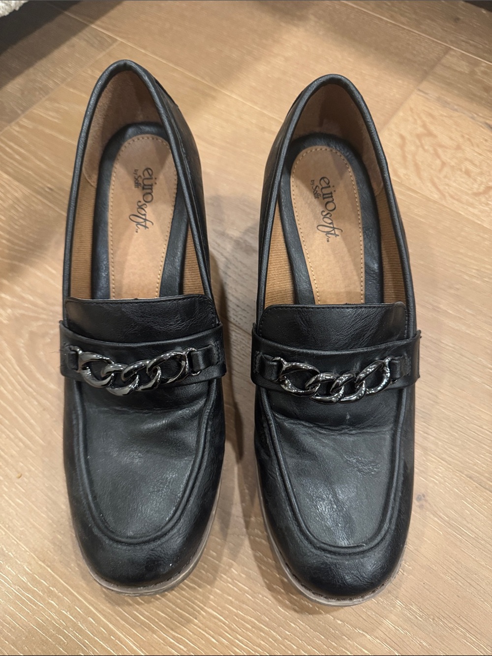 Women’s Black Leather Chain-Trim Loafers
